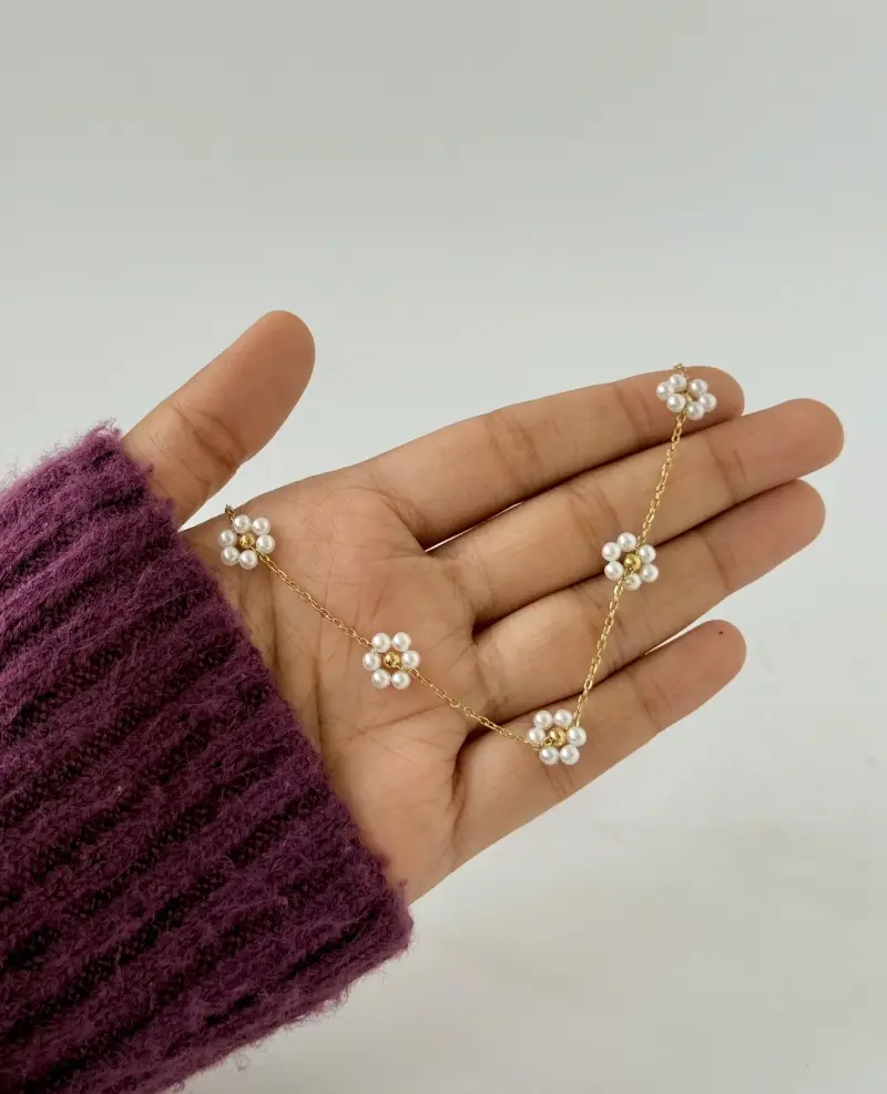 White Daisy Chain