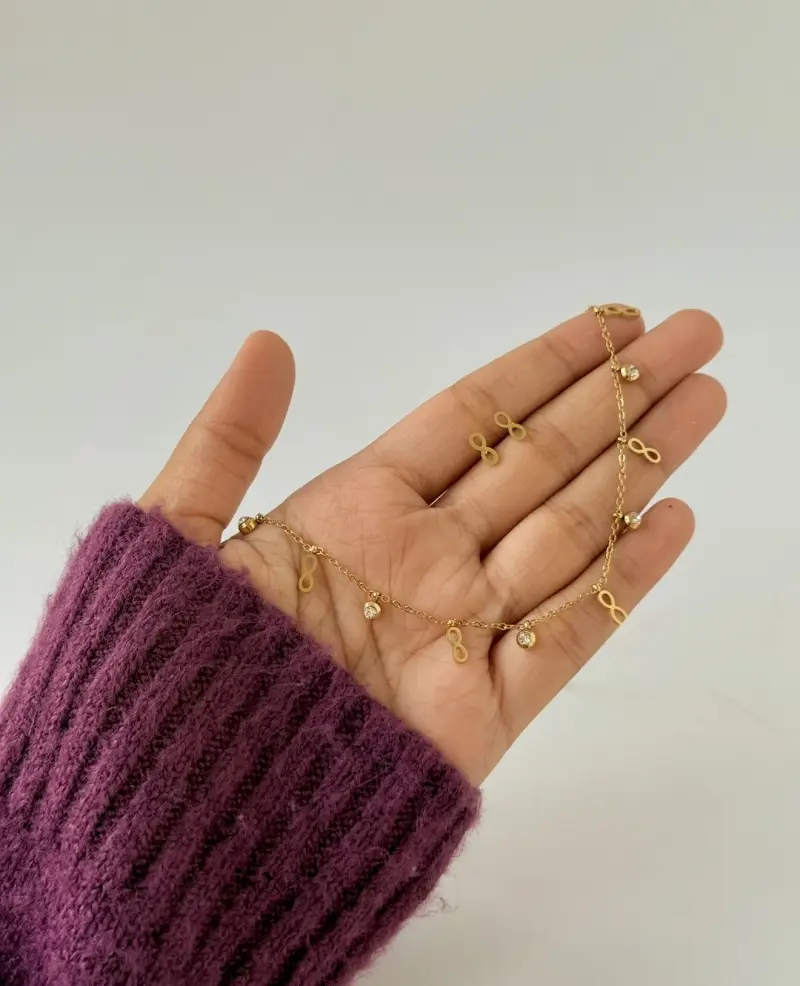 Hanging Infinity Chain