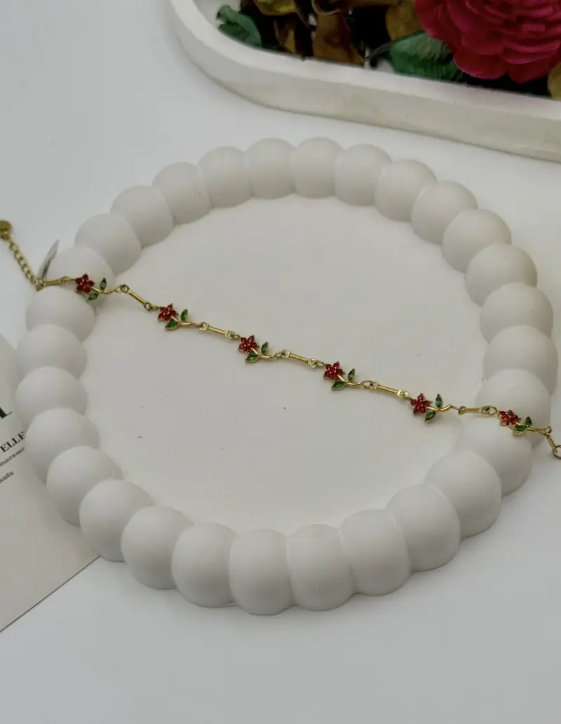 Red daisy bracelet